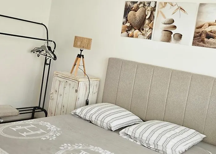 Comme A La Maison Holiday home *